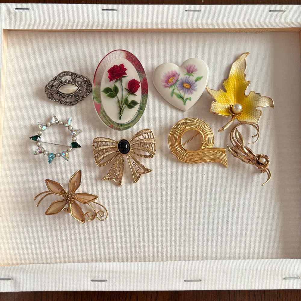 Vintage Lot of Brooches